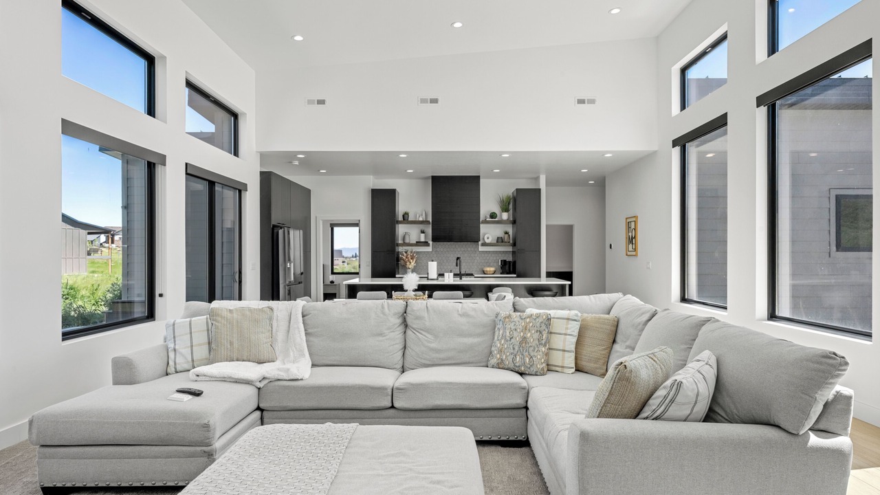 Photo of Livingroom in Sweetwater