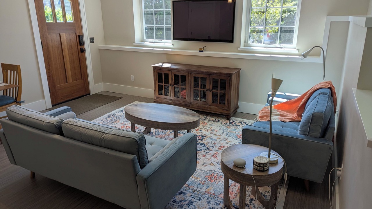 Photo of Livingroom in Hosford-Abernethy