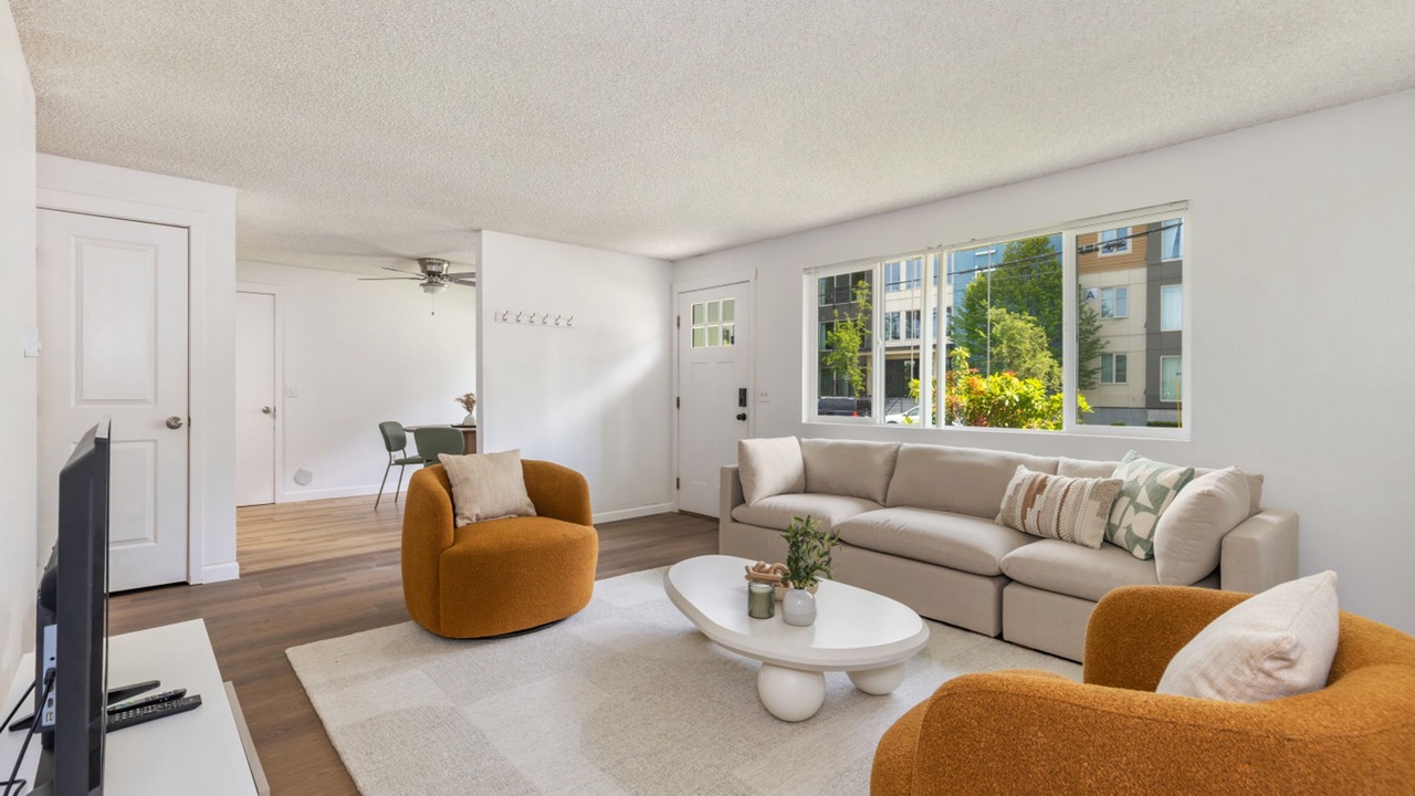 Photo of Livingroom in Picnic Point-North Lynnwood