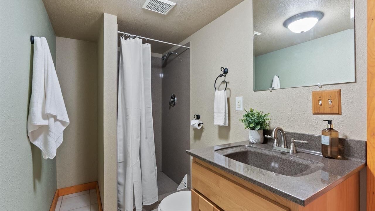 Photo of Bathroom in Loon Lake