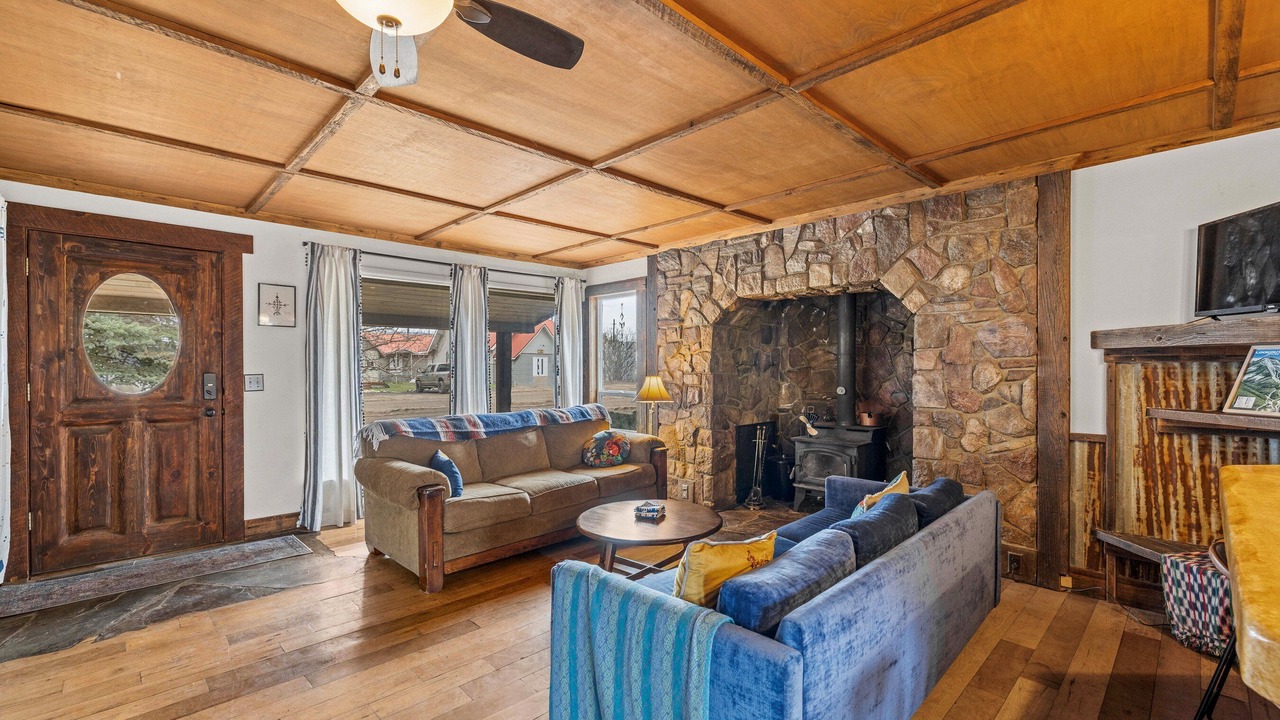 Photo of Livingroom in New Meadows