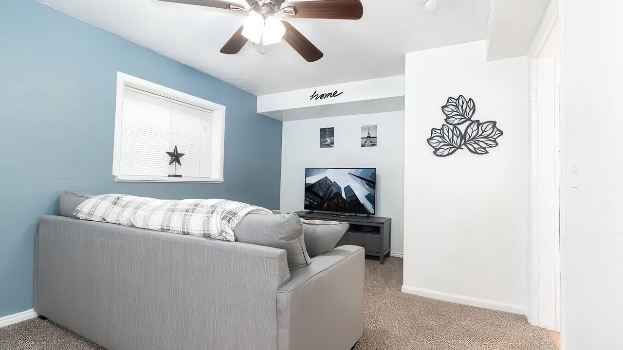 Photo of Livingroom in Millcreek