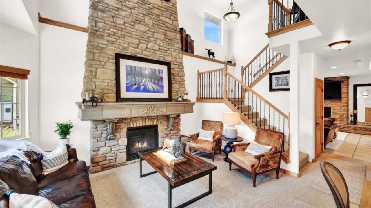 Photo of Livingroom in Wolf Creek