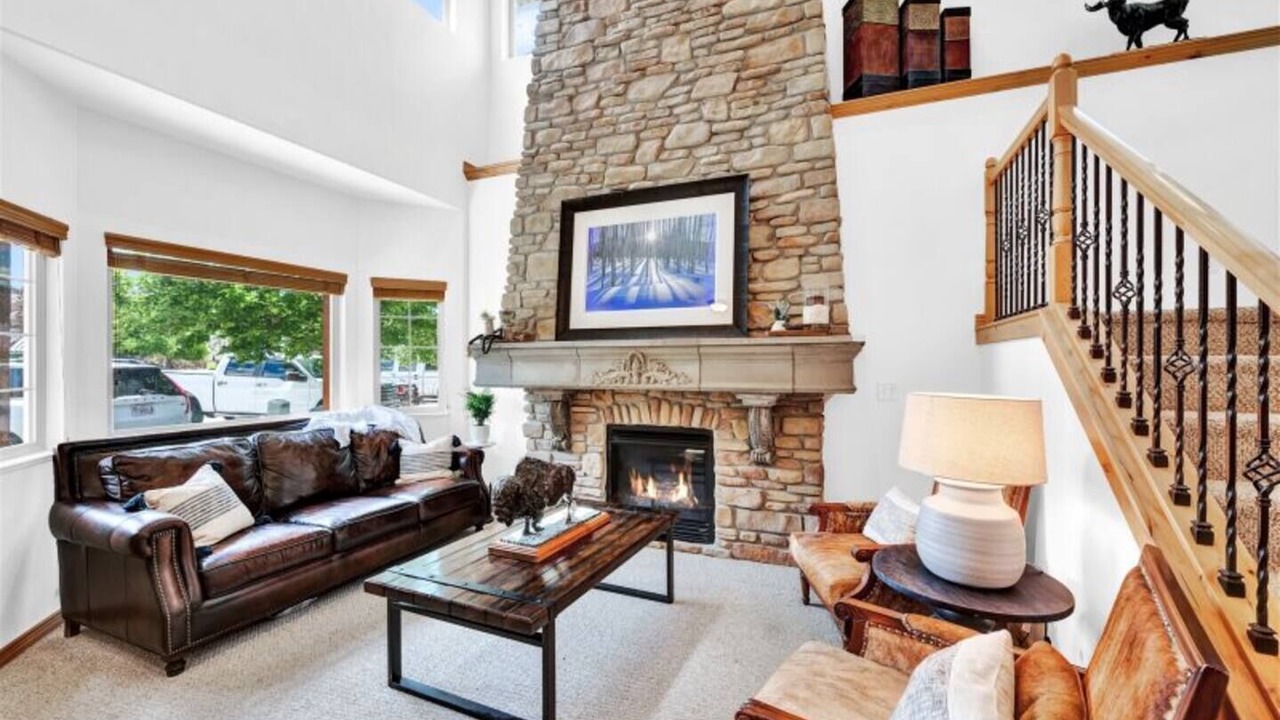 Photo of Livingroom in Wolf Creek