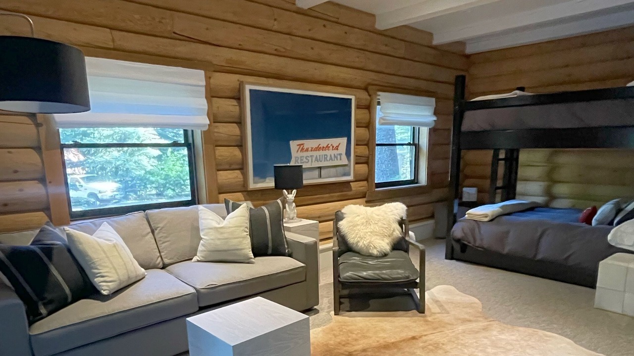 Photo of Bedroom in Warm Springs