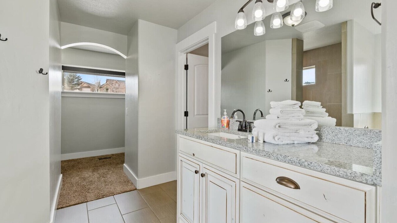 Photo of Bathroom in Cherimoya Hill