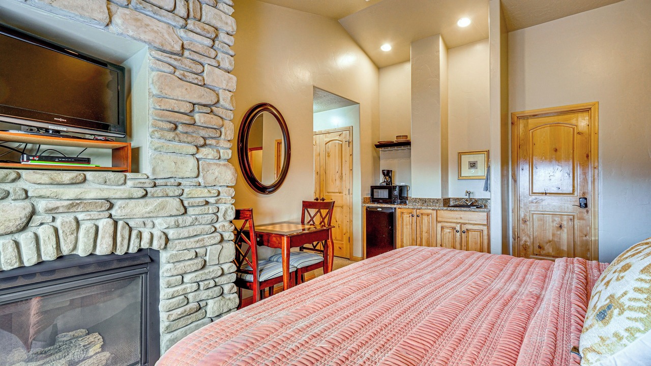 Photo of Bedroom in Wolf Creek