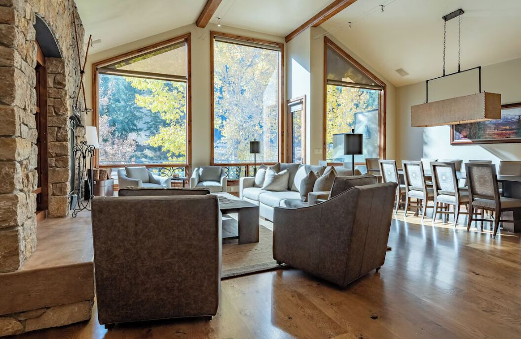 Photo of Livingroom in Warm Springs