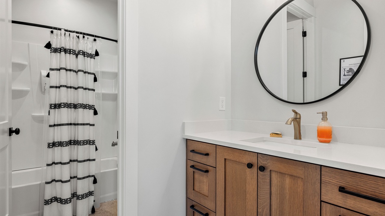 Photo of Bathroom in Garden City