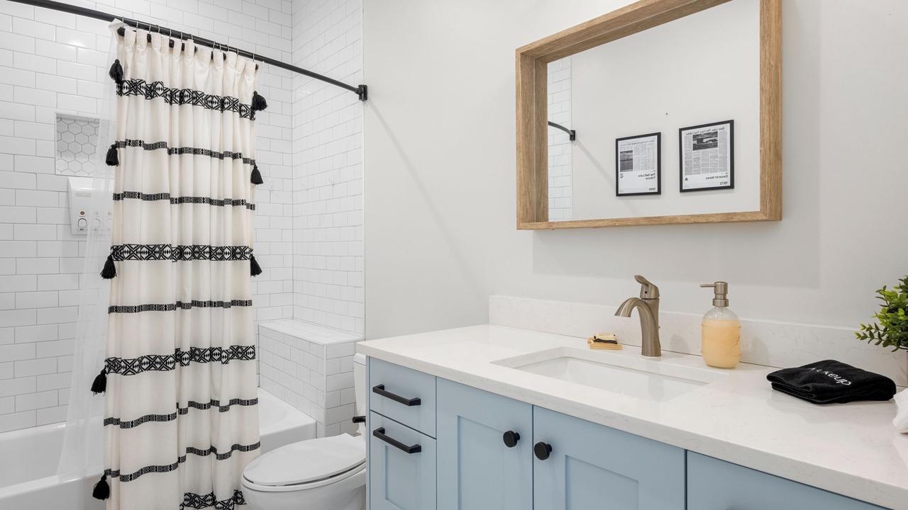 Photo of Bathroom in Garden City