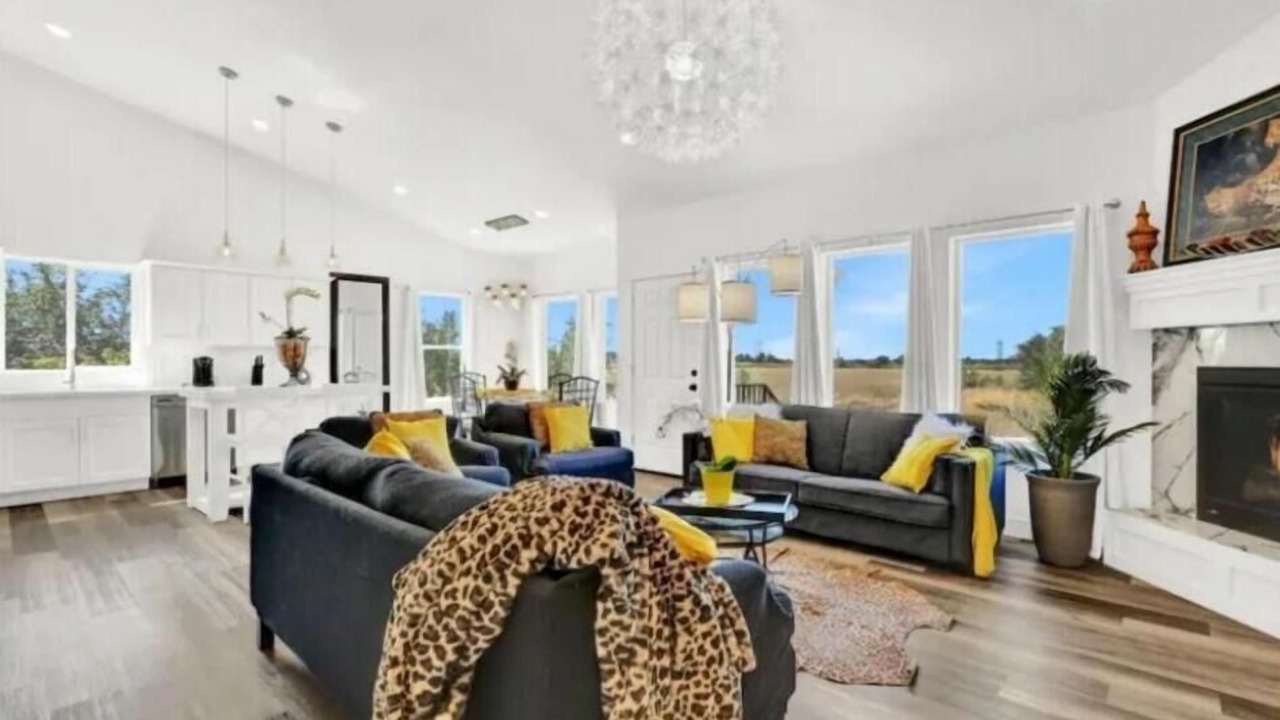 Photo of Livingroom in West Haven