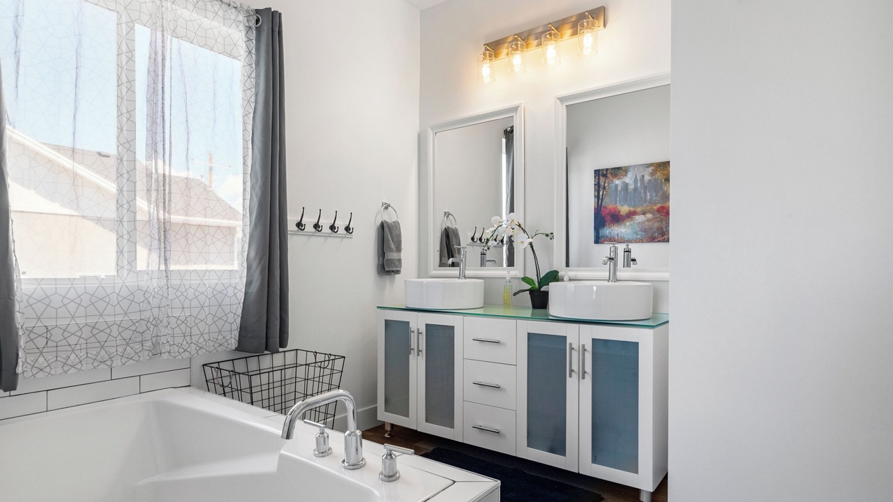Photo of Bathroom in West Haven