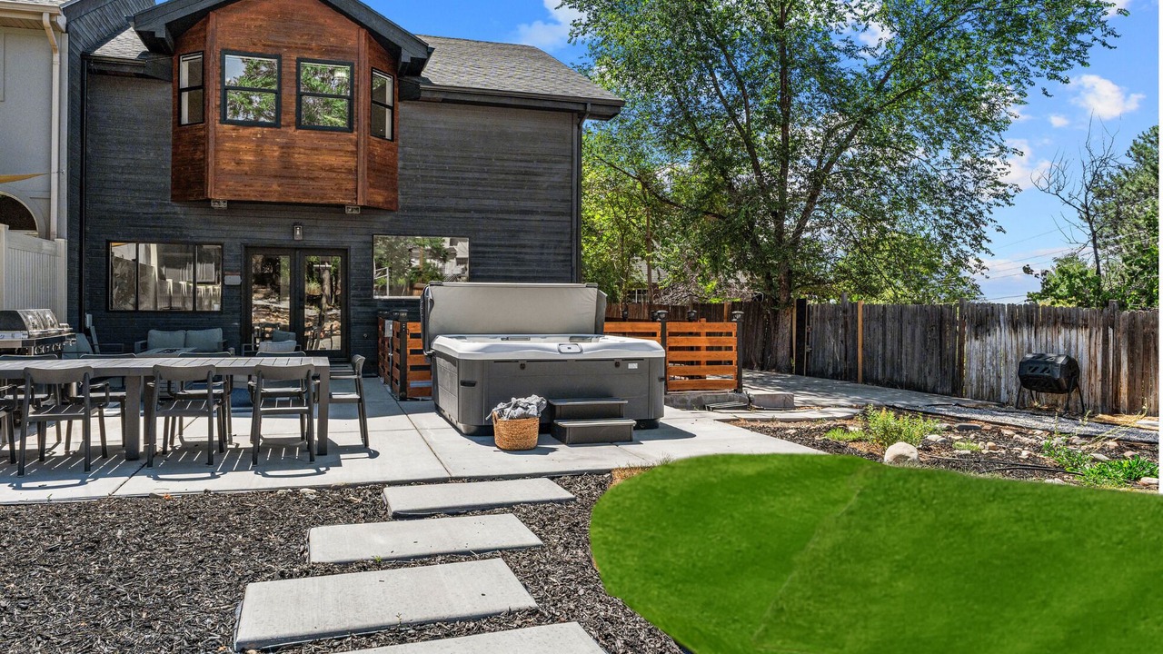 Photo of Livingroom in Cottonwood Heights