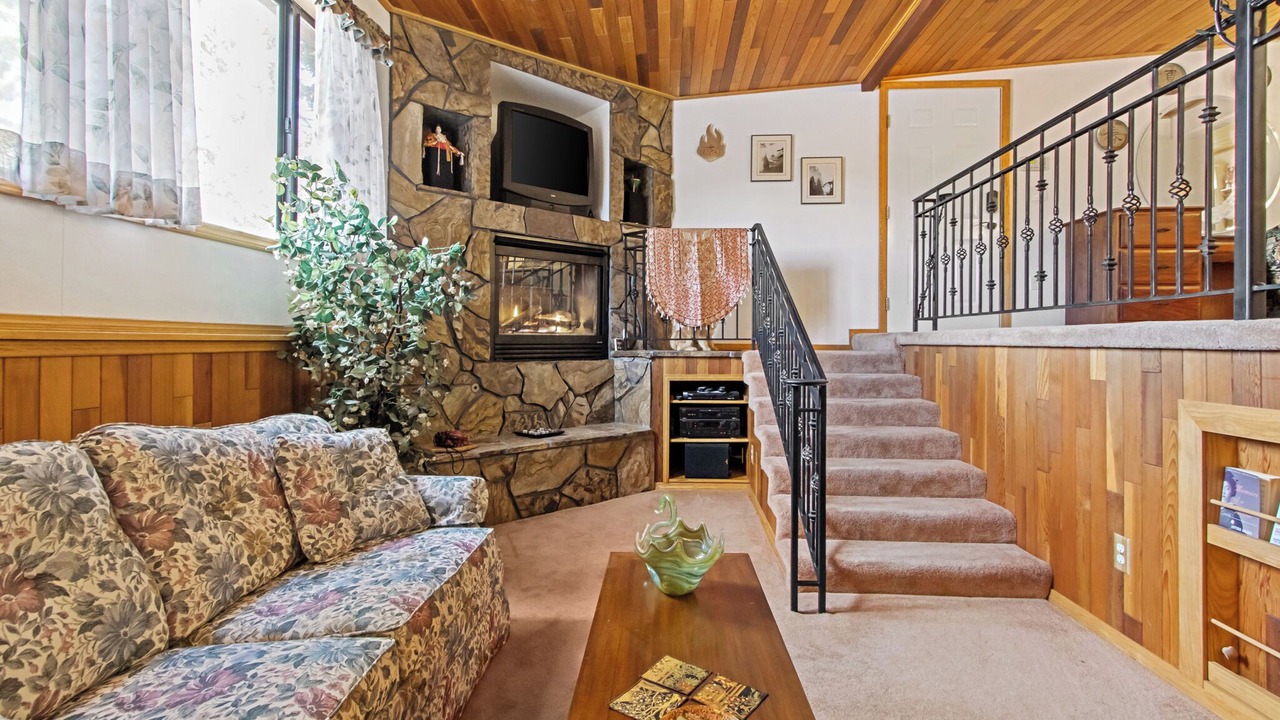 Photo of Livingroom in Gem County