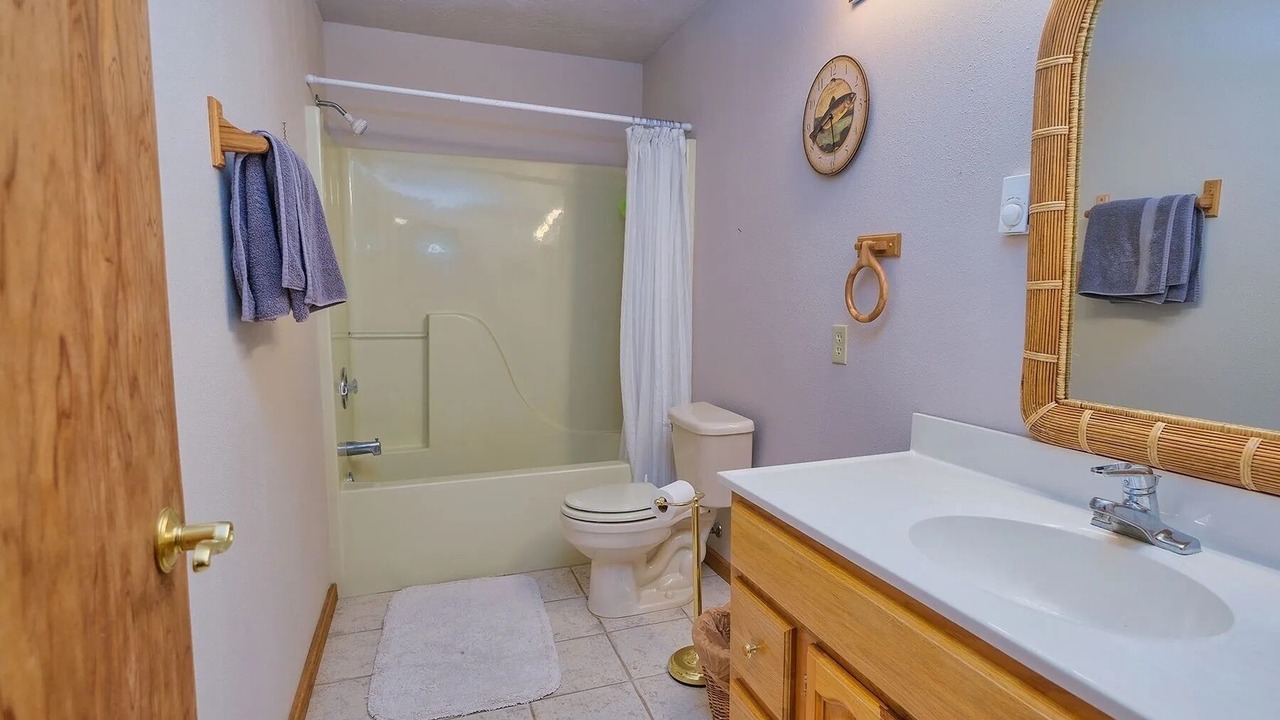 Photo of Bathroom in Palisades