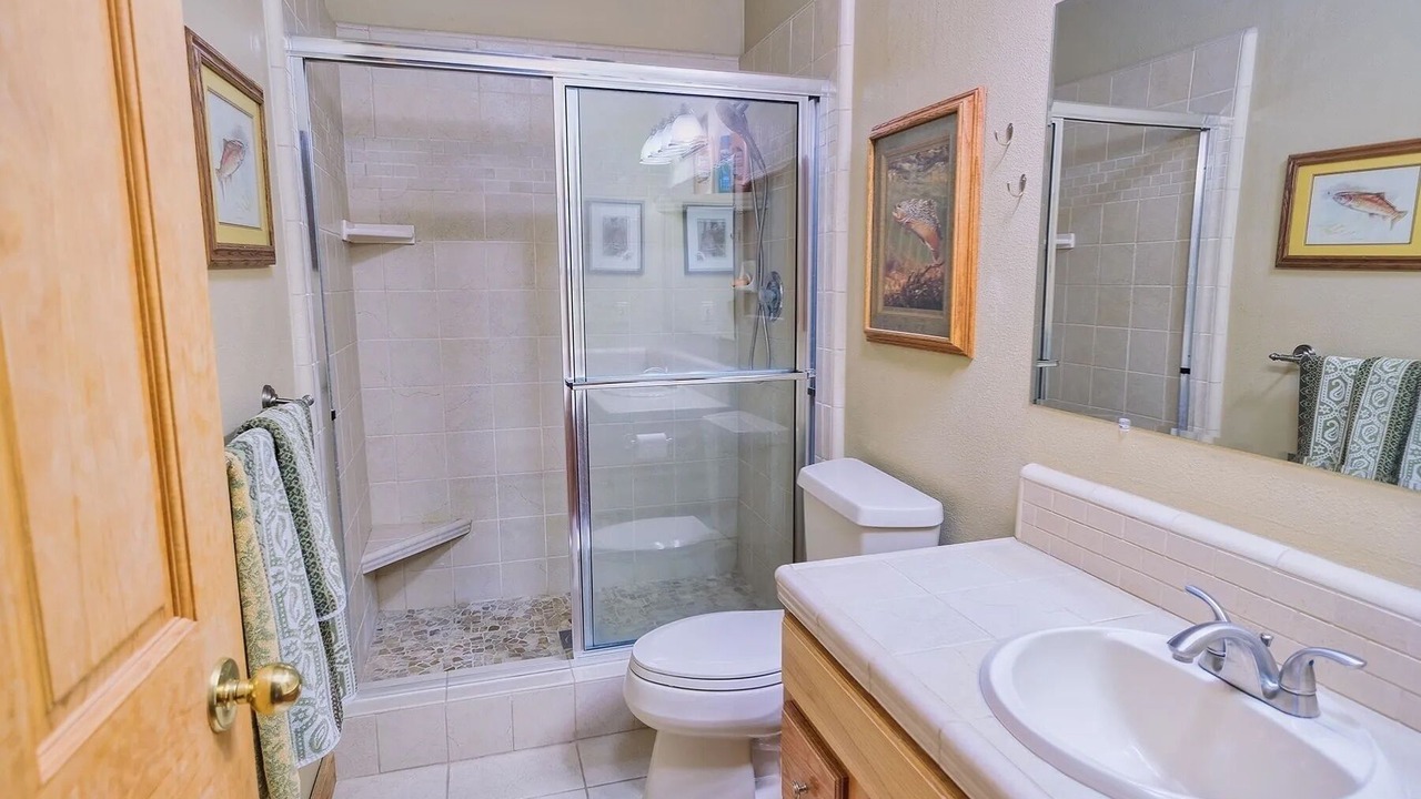 Photo of Bathroom in Palisades