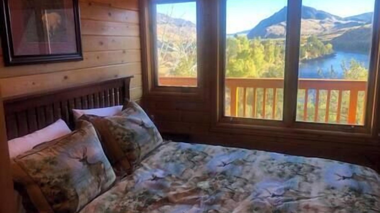 Photo of Bedroom in Gardiner