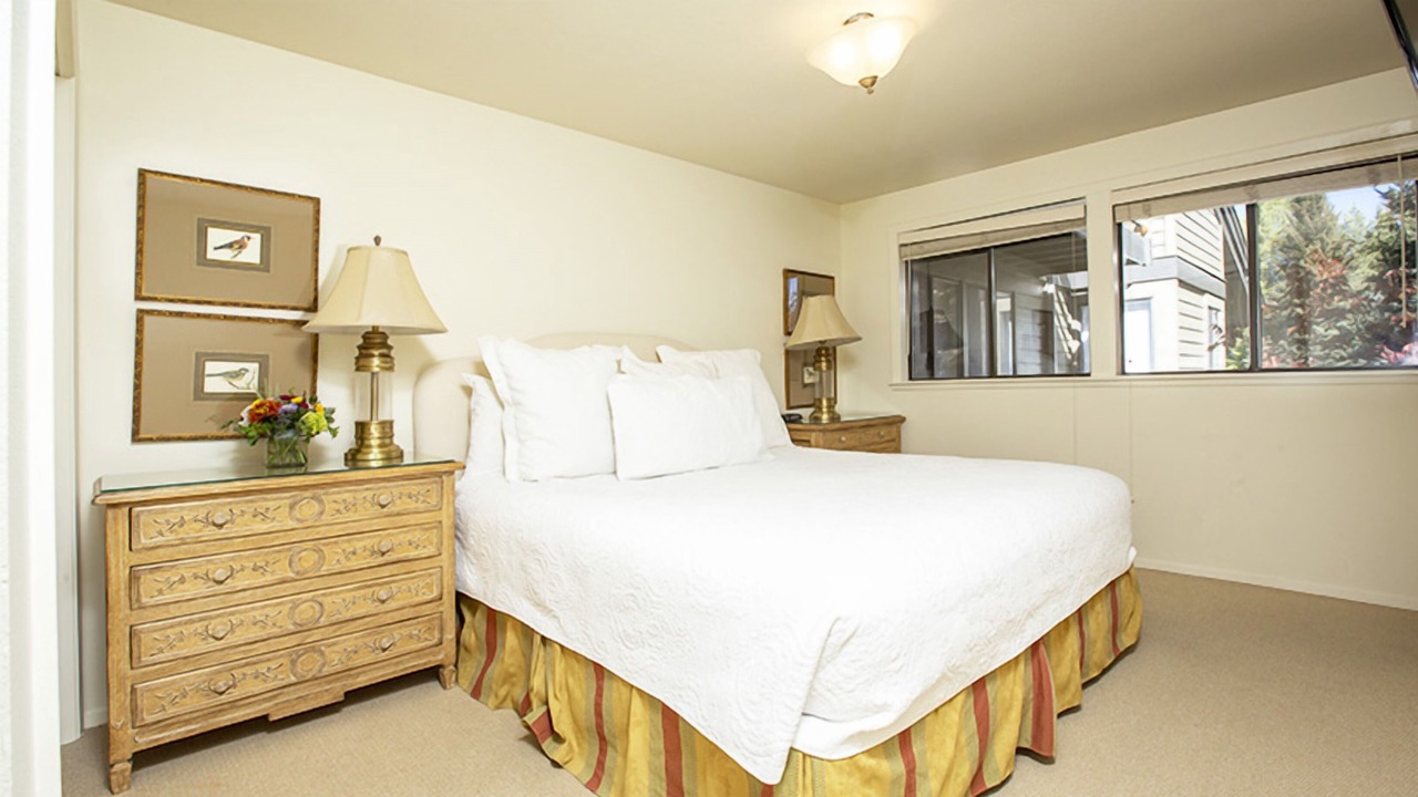 Photo of Bedroom in Elkhorn