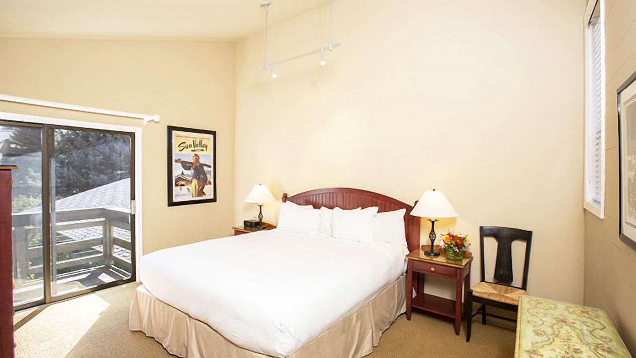 Photo of Bedroom in Elkhorn