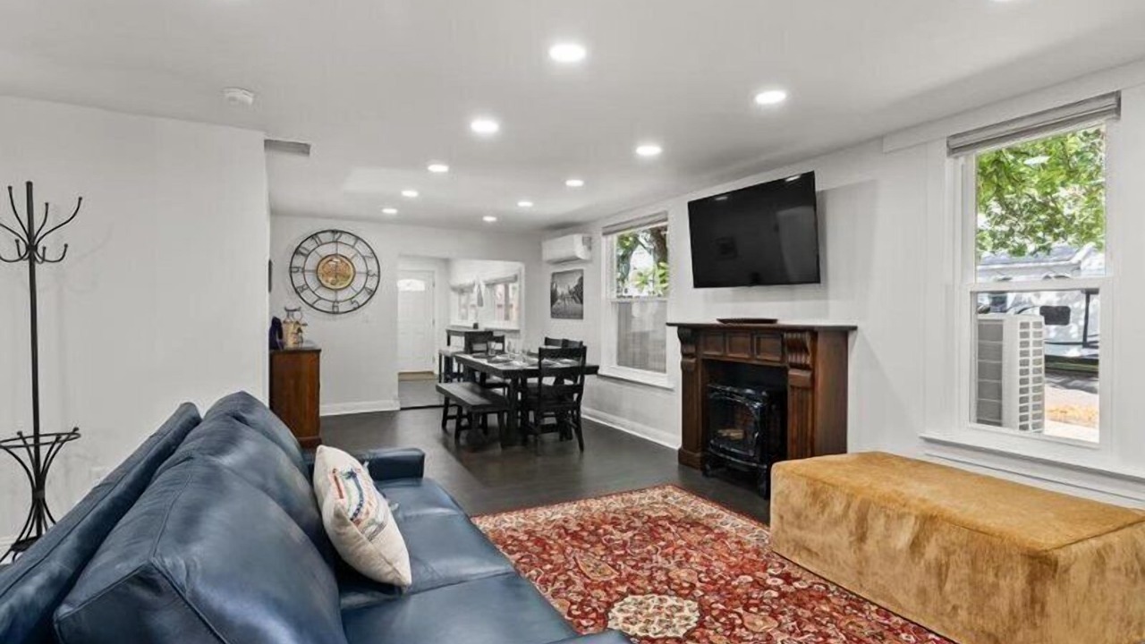 Photo of Livingroom in Garden District
