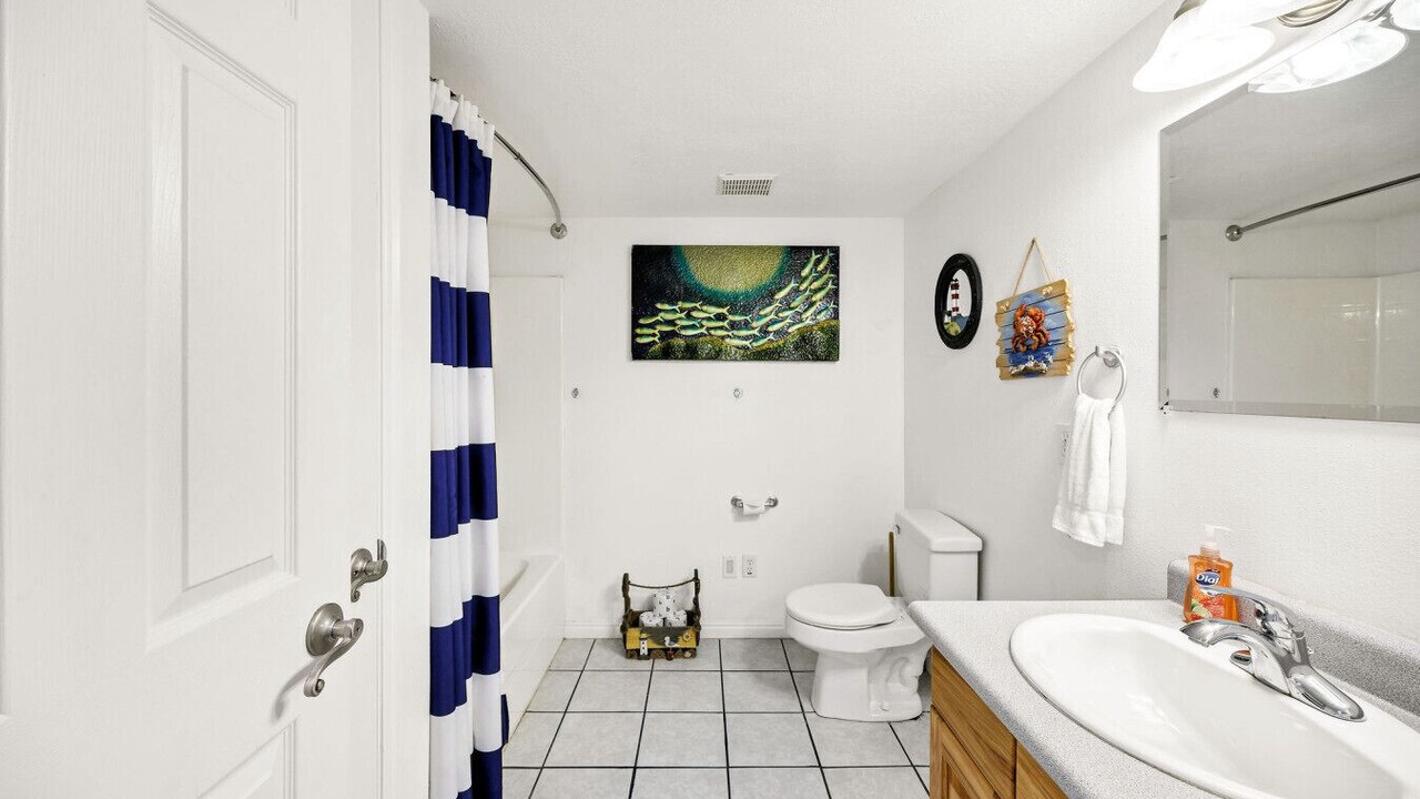 Photo of Bathroom in Garden City