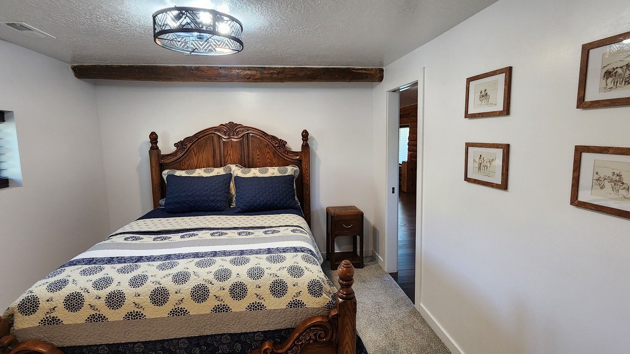 Photo of Bedroom in Diamondville