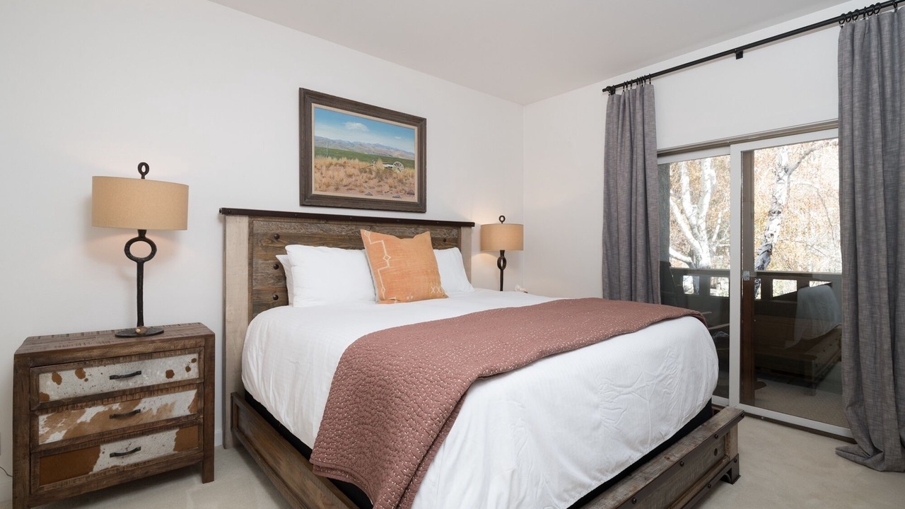 Photo of Bedroom in Elkhorn