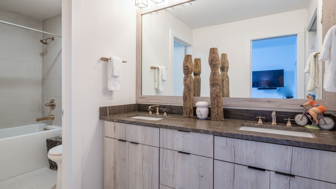 Photo of Bathroom in Elkhorn