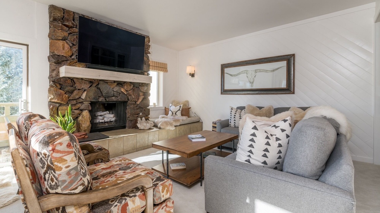 Photo of Livingroom in Elkhorn