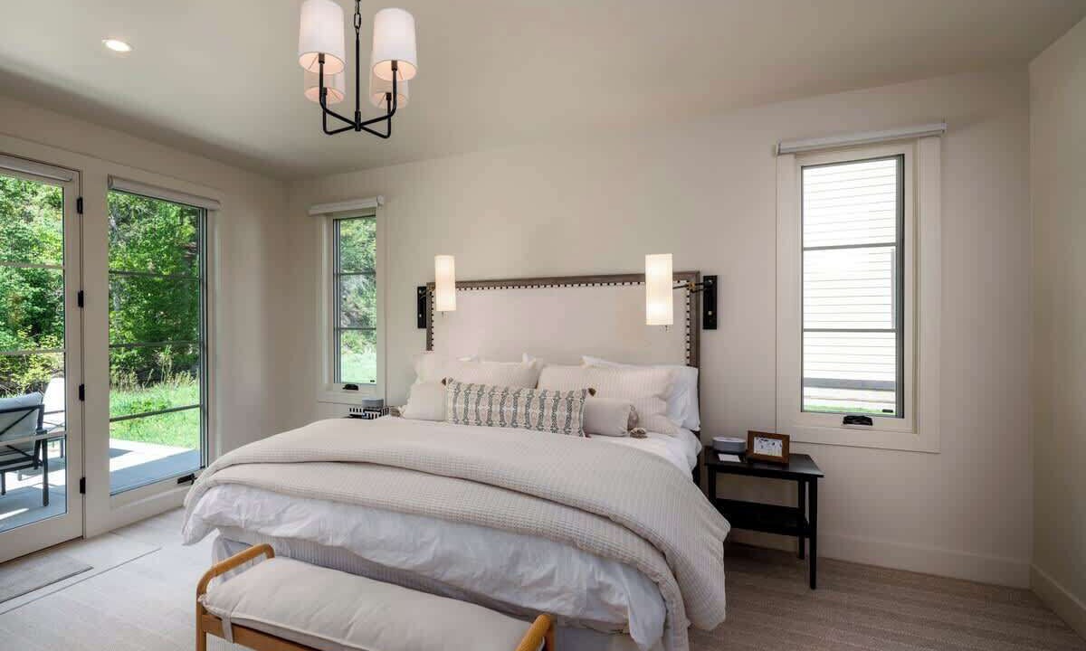 Photo of Bedroom in Warm Springs