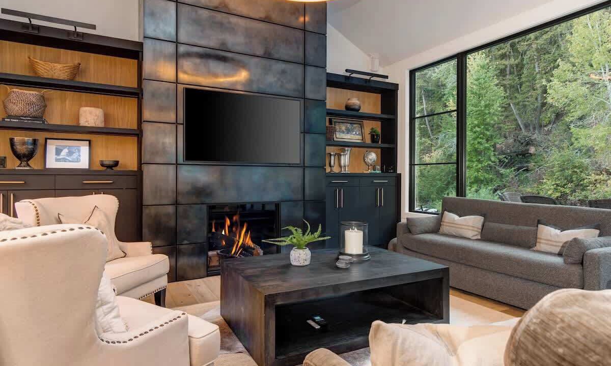 Photo of Livingroom in Warm Springs