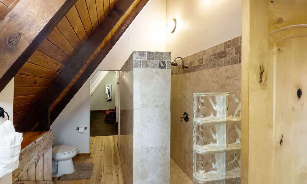 Photo of Bathroom in Summit Park