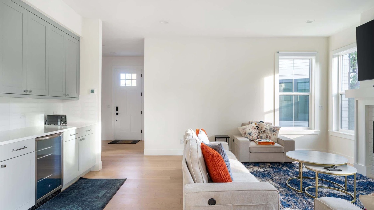 Photo of Livingroom in North Rose Hill