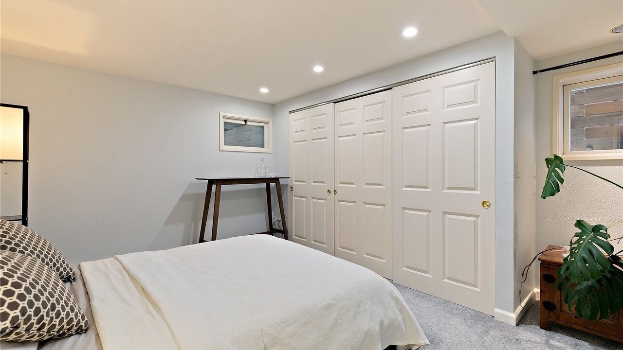 Photo of Bedroom in Bryn Mawr-Skyway