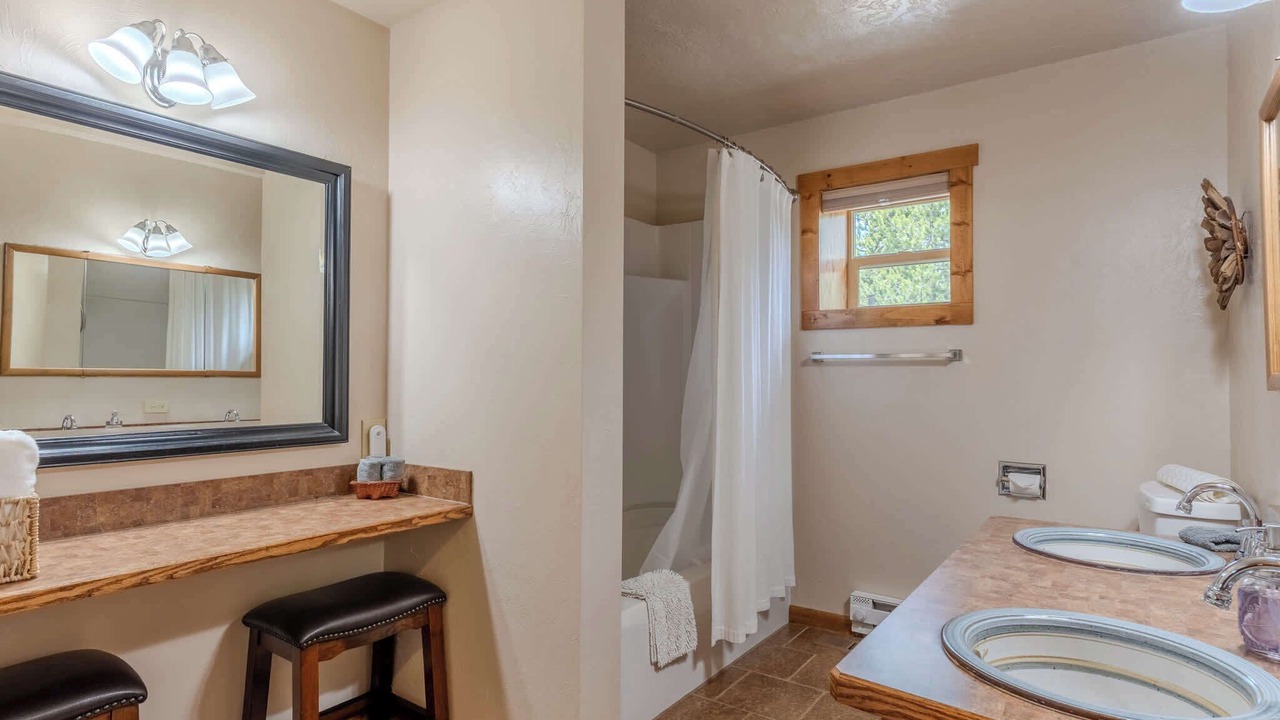 Photo of Bathroom in West Yellowstone