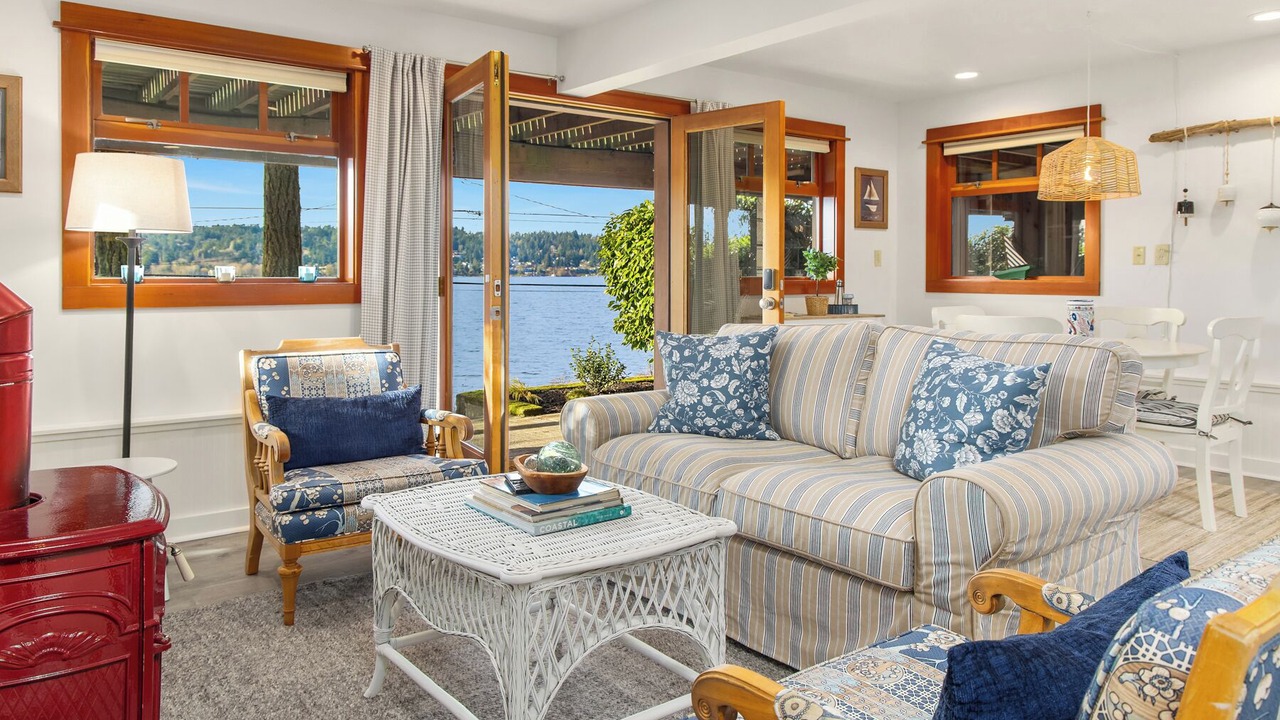 Photo of Livingroom in Bainbridge Island