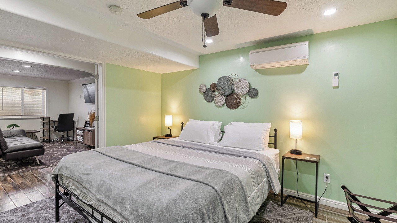 Photo of Bedroom in Layton