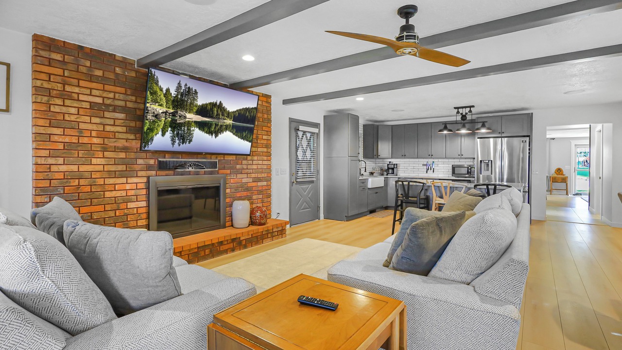 Photo of Livingroom in North Ogden