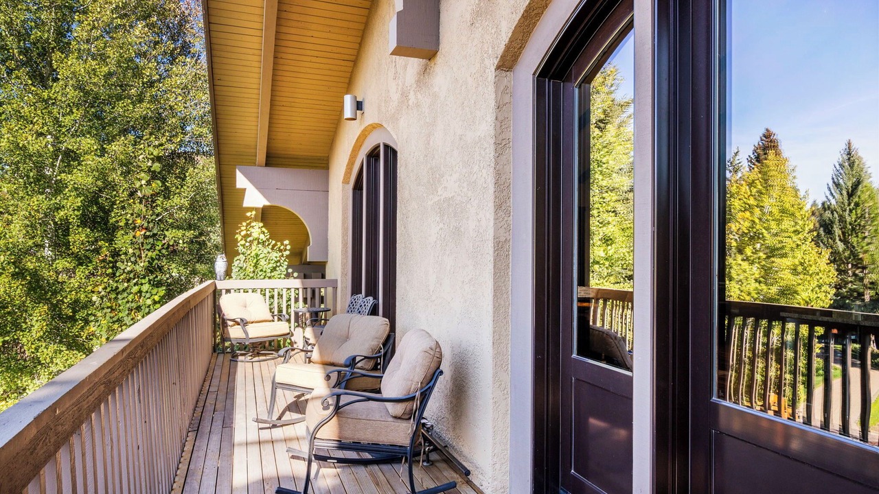 Photo of Outdoor in Elkhorn