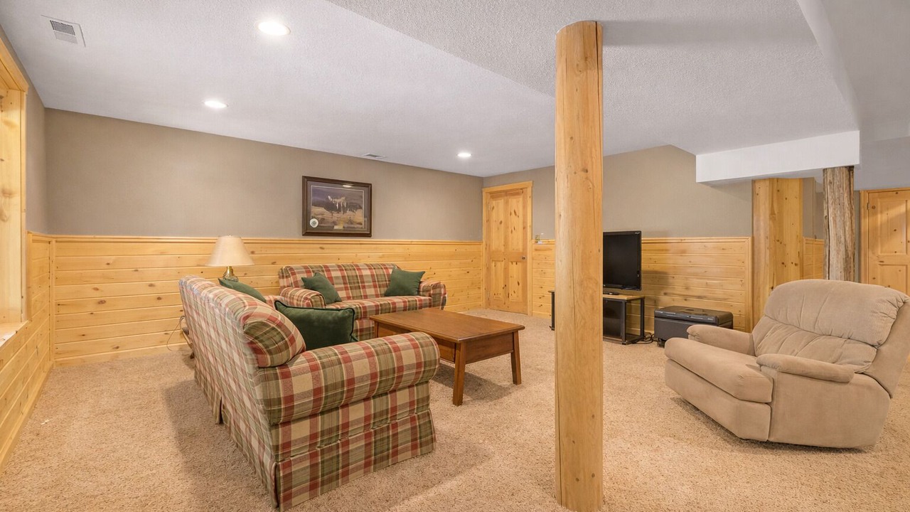 Photo of Livingroom in Island Park
