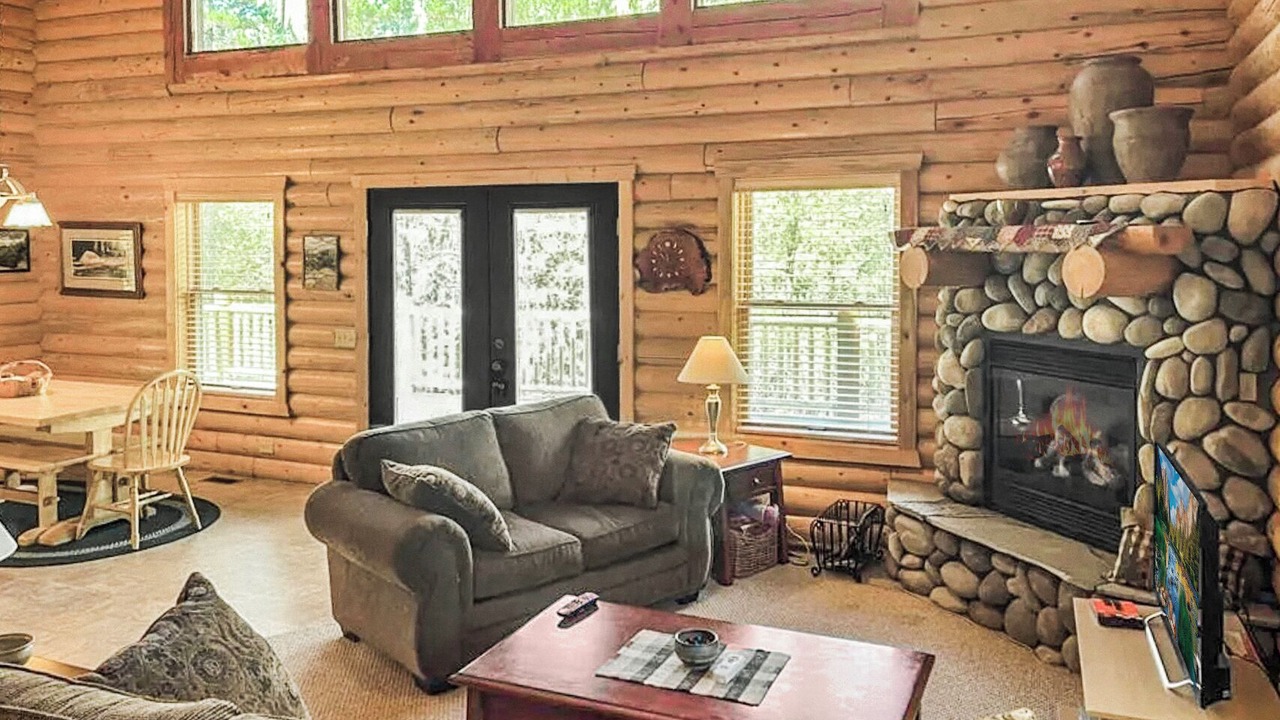 Photo of Livingroom in Island Park