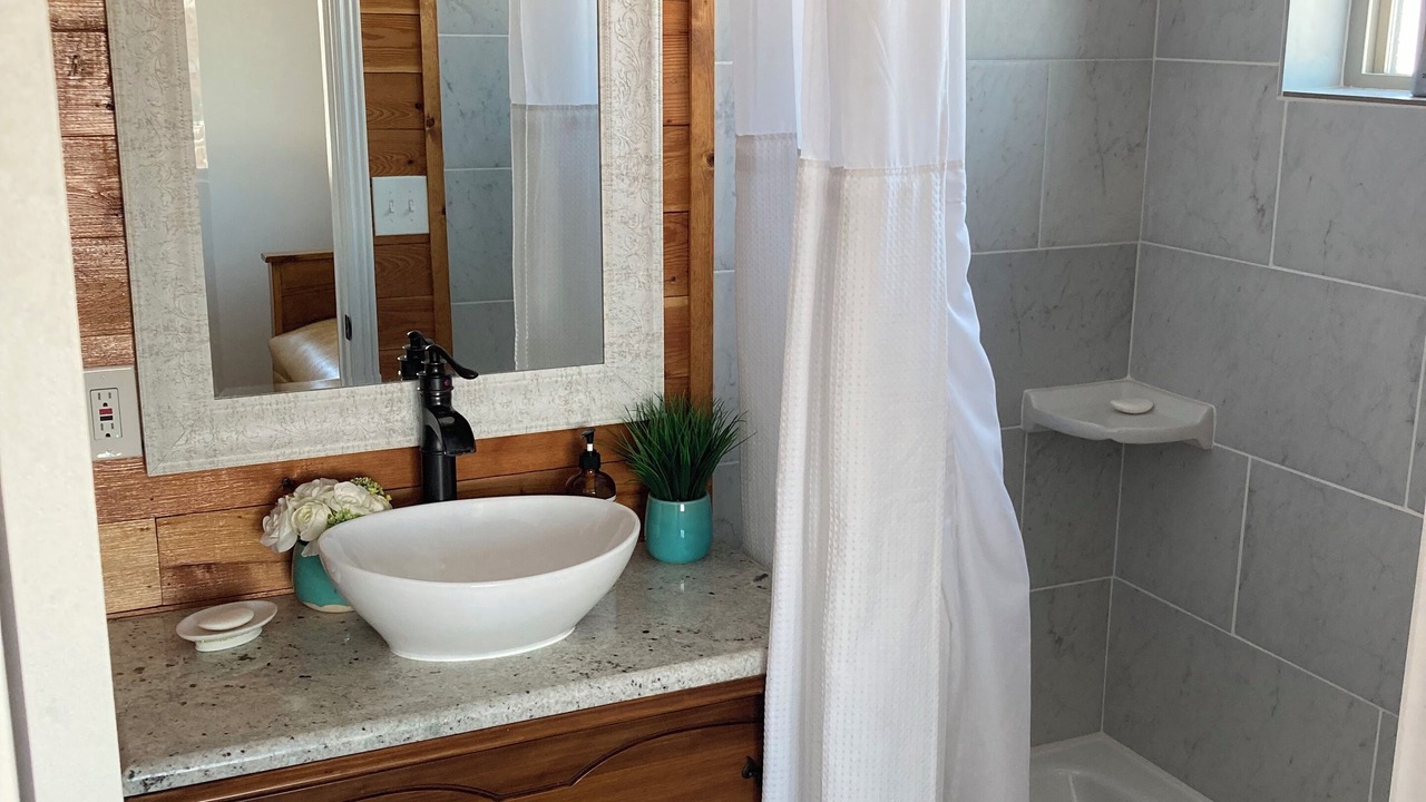 Photo of Bathroom in Swanlake