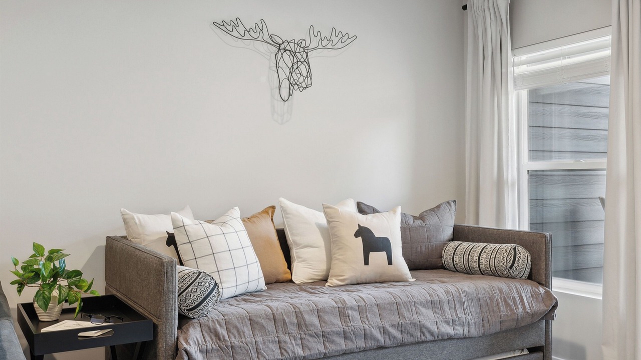 Photo of Livingroom in Midway