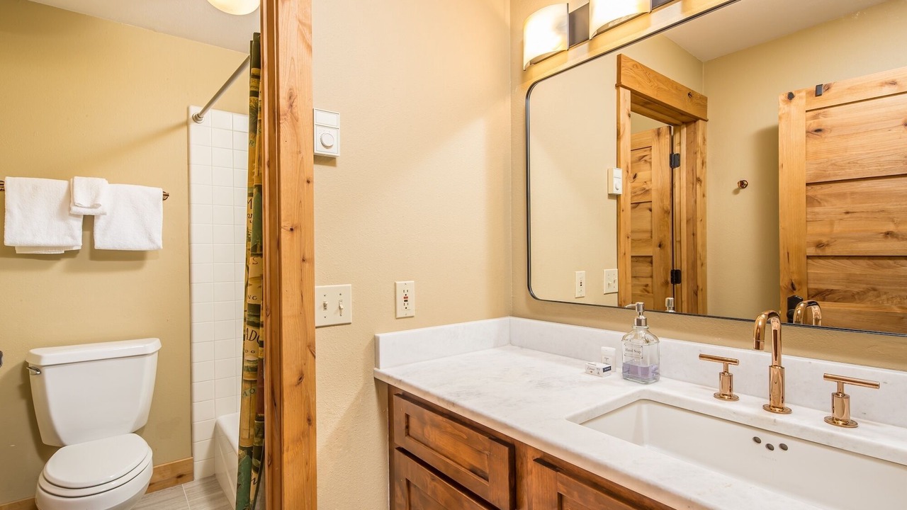Photo of Bathroom in Big Horn