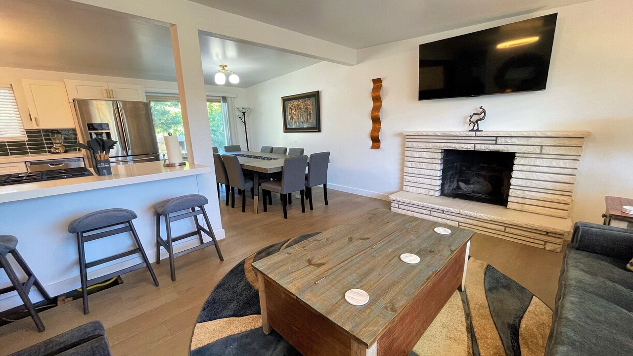 Photo of Livingroom in Millcreek