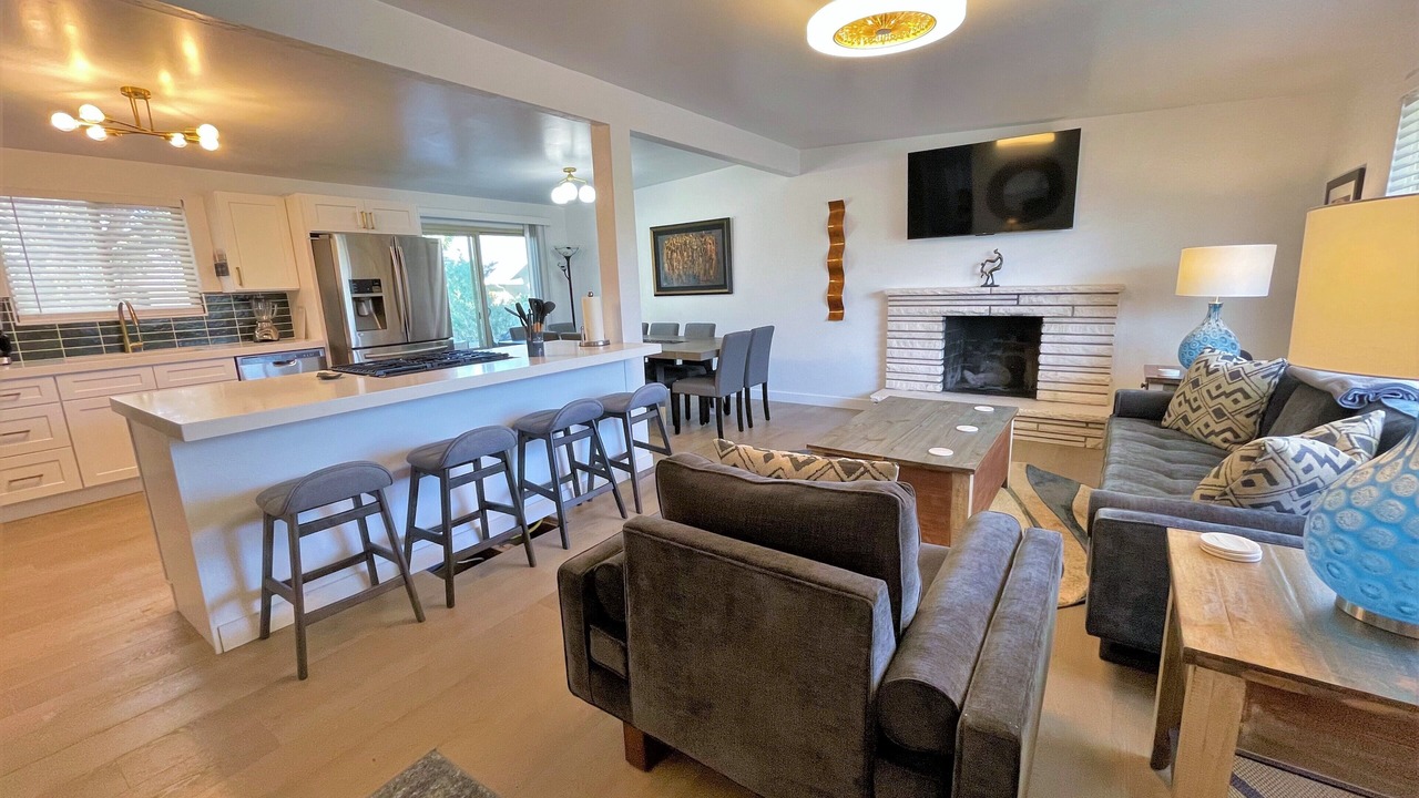 Photo of Livingroom in Millcreek