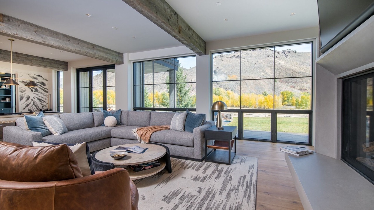 Photo of Livingroom in Hulen Meadows