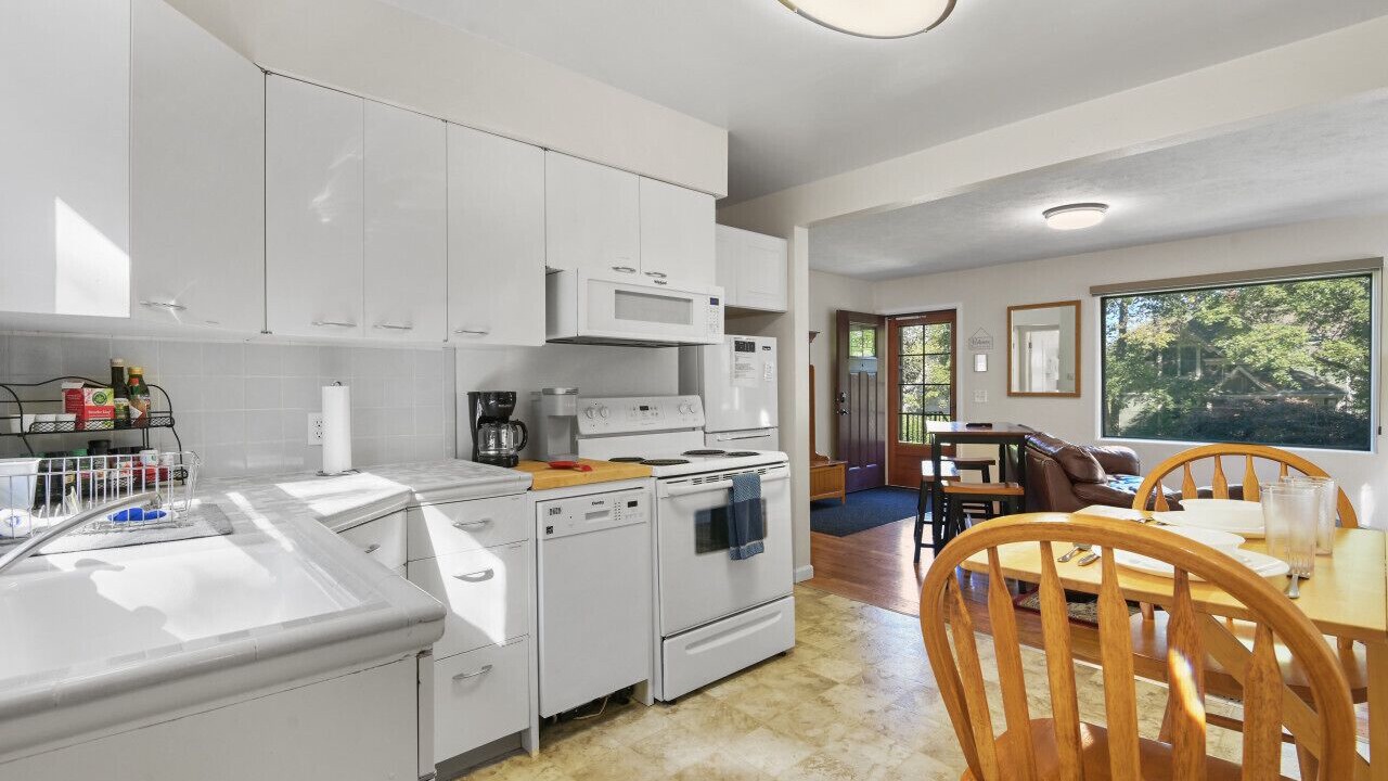 Photo of Kitchen in Cliff - Cannon