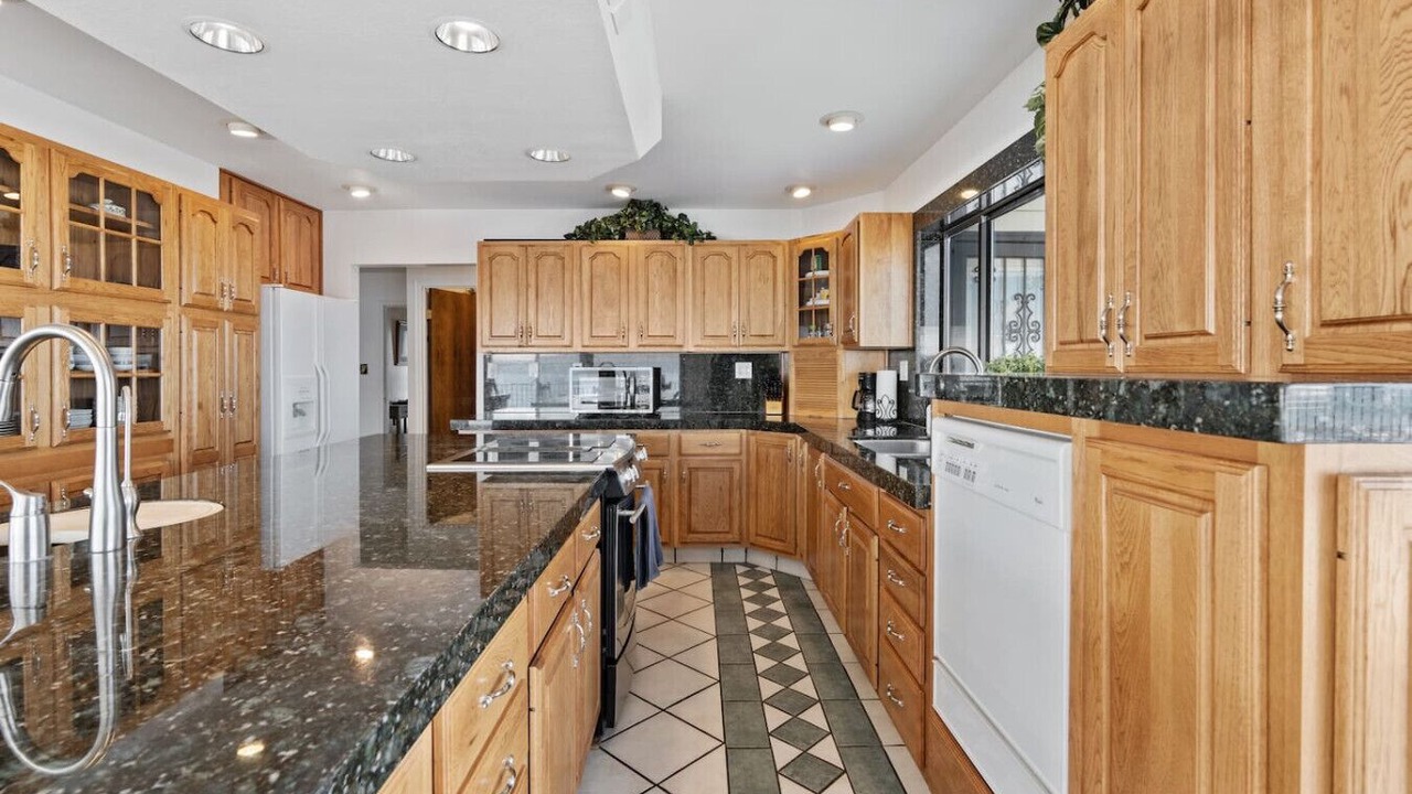 Photo of Kitchen in Harbor Village
