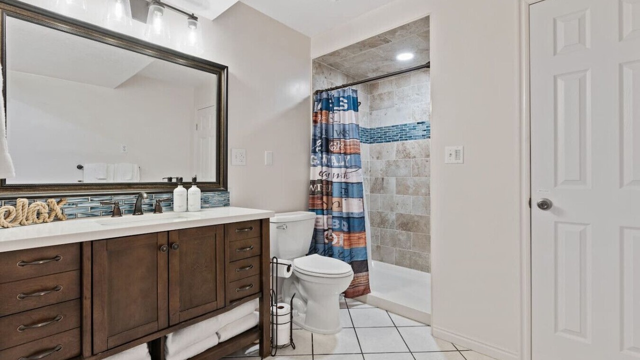 Photo of Bathroom in Harbor Village